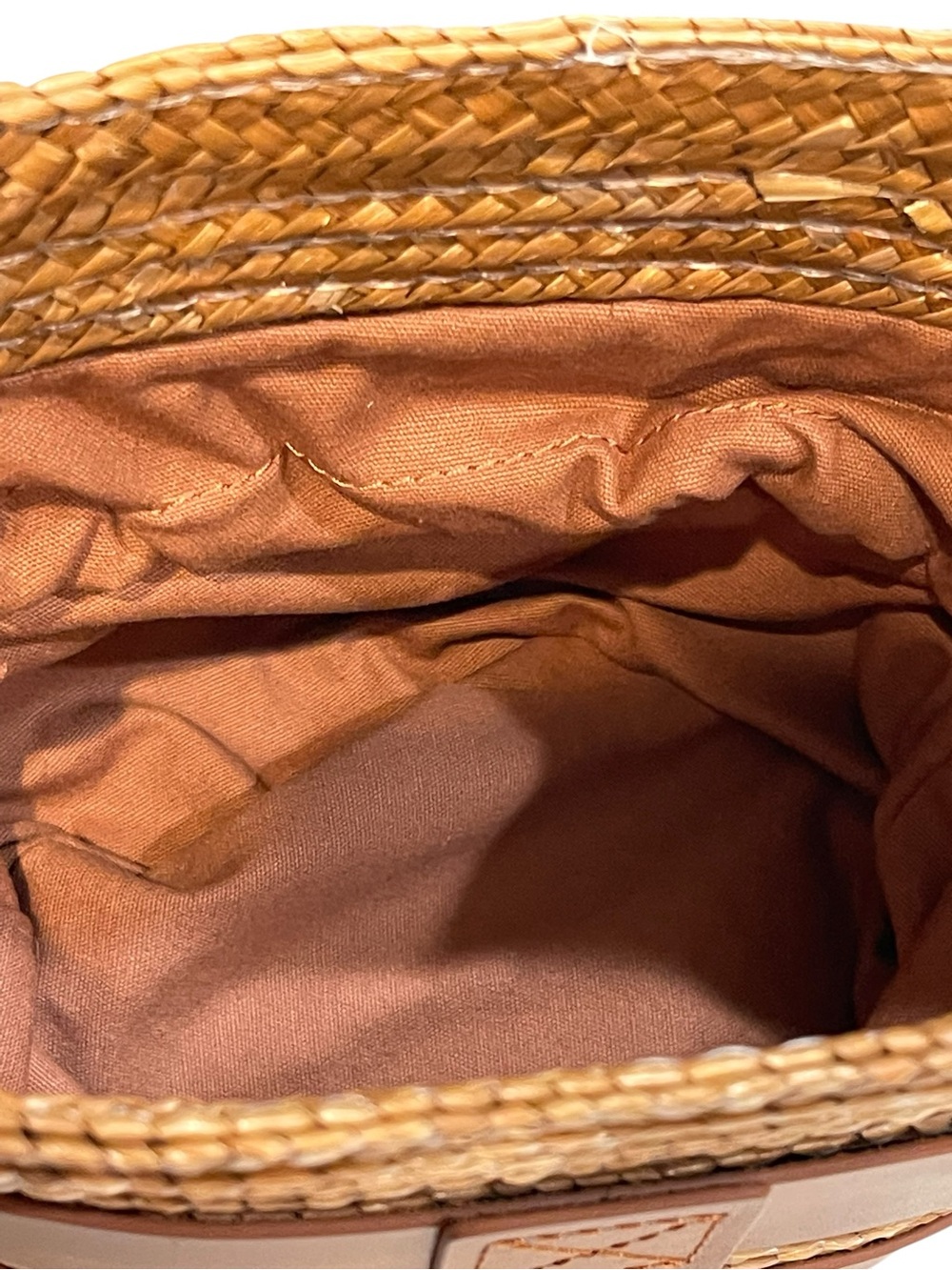 NWOT Vineyard Vines Woven Rattan Bucket Bag Crossbody Leather Straps - Picture 4 of 6